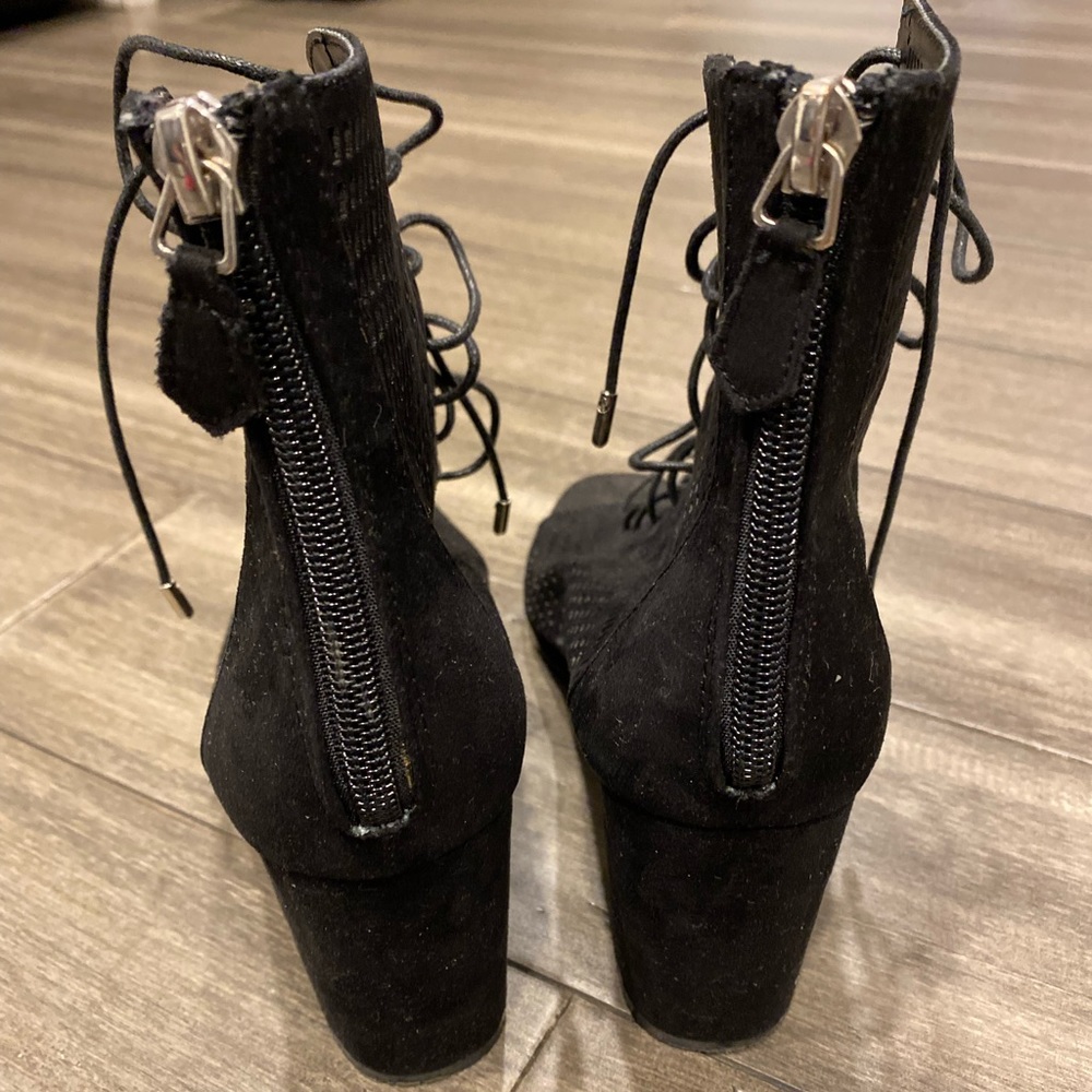 Size 6.5 Womens black open toe booties - Picture 5 of 9